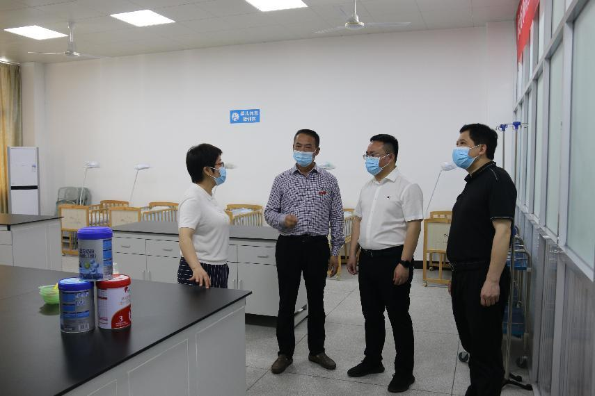 永安市委书记傅天宝一行莅临三明市第二高级技工学校开展调研工作