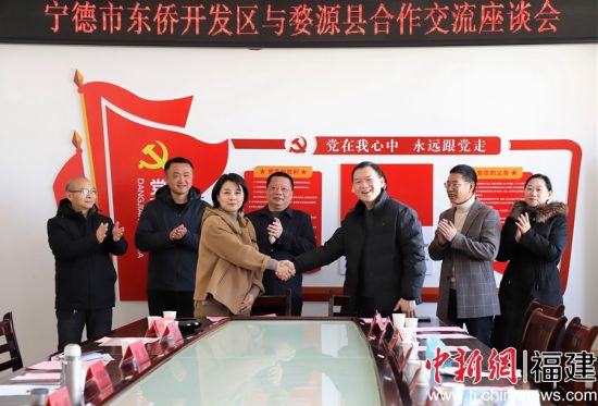 跨省劳务合作协议签约仪式。叶梓建 摄 跨省劳务合作协议签约仪式。叶梓建 摄