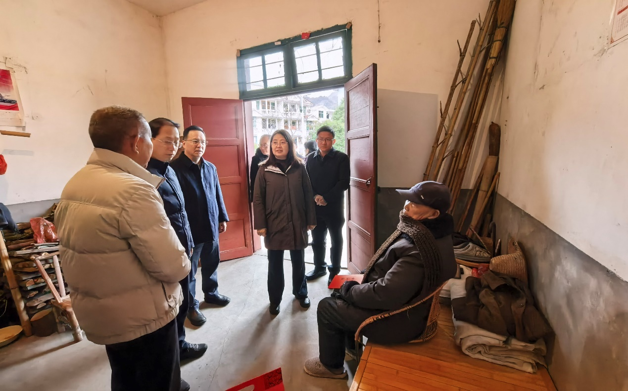 福建省人社厅赴顺昌县开展挂钩帮扶调研慰问